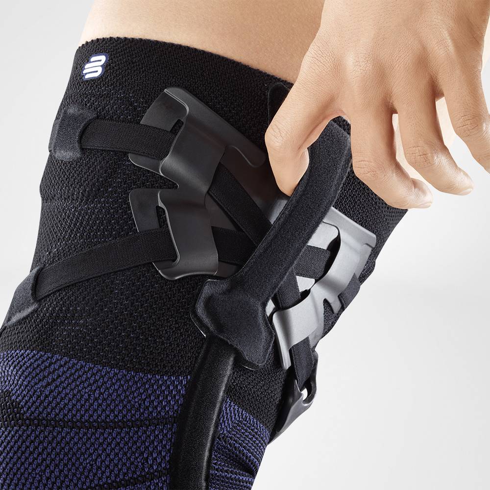 Knee Brace: GenuTrain S Hinged Knee Brace: ACL, MCL and arthritis support -  Bauerfeind Australia